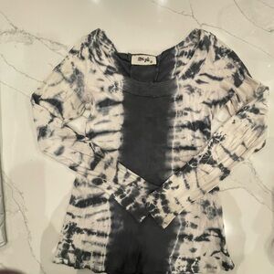 Stylish Tie-Dye Long Sleeve Tee